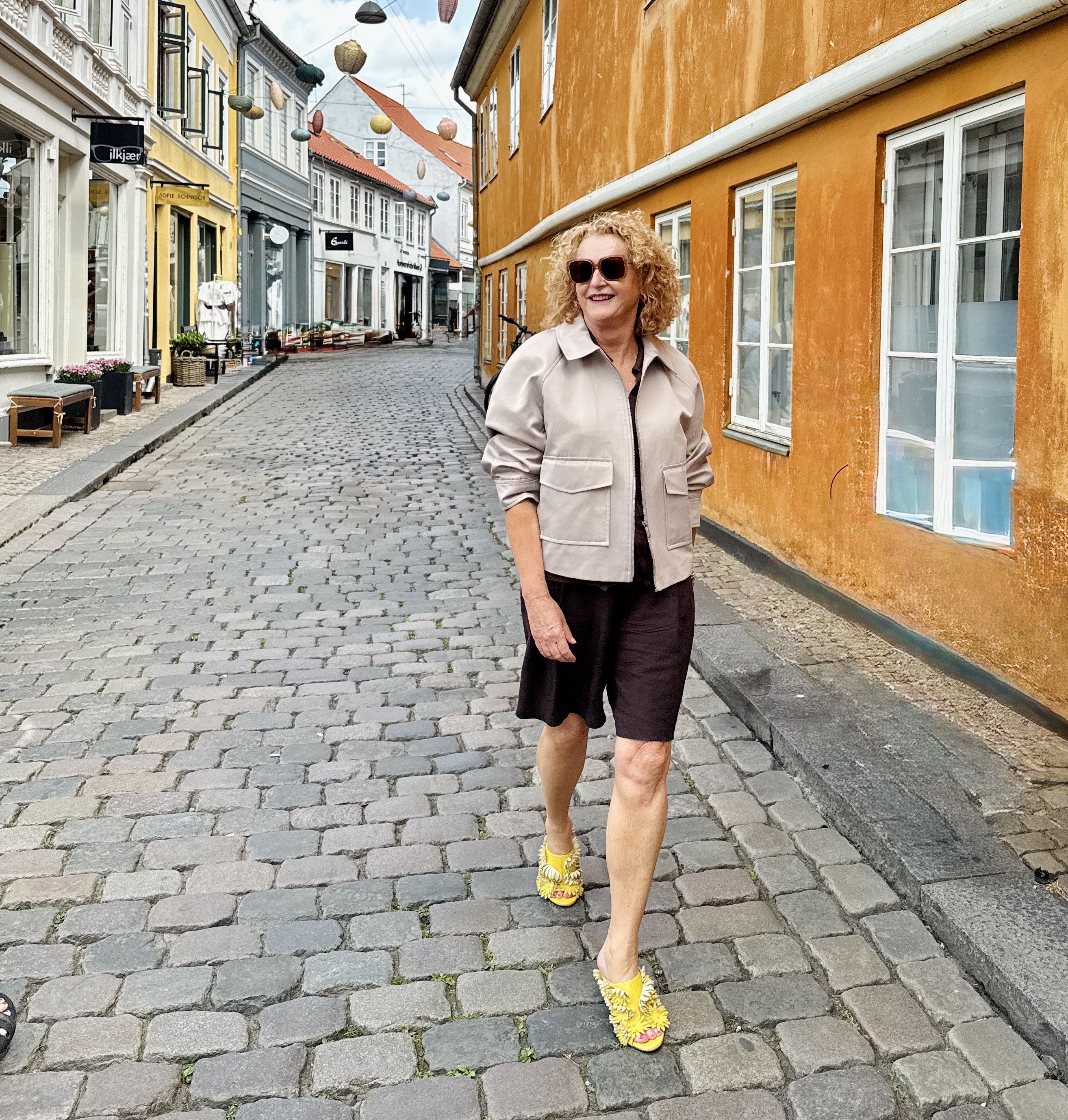 Zo draag je de bermuda als je 50+ bent: stijlvol, modern én comfortabel